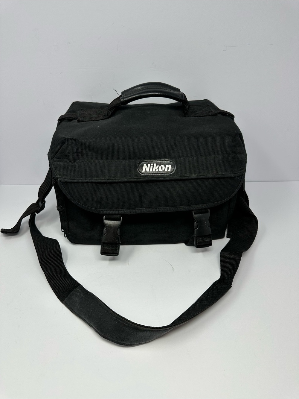 NIKON CAMERA CAMCORDER BAG PADDED CARRYING CASE 12"X8"X8" Shoulder Strap